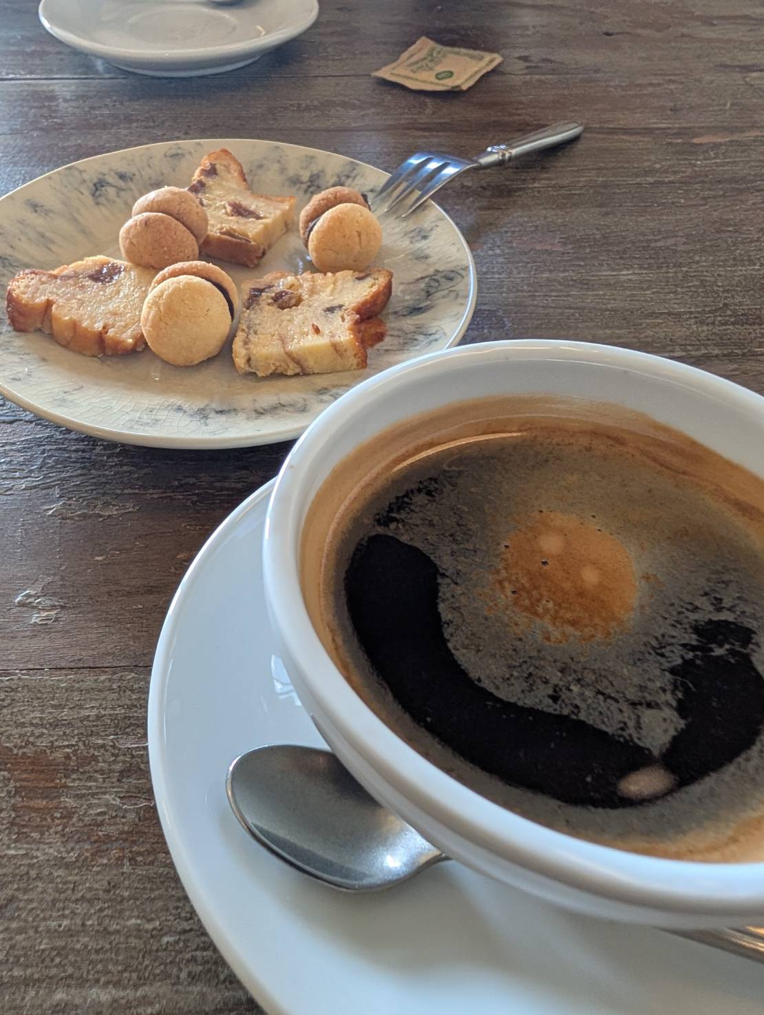 焼菓子とドリンク